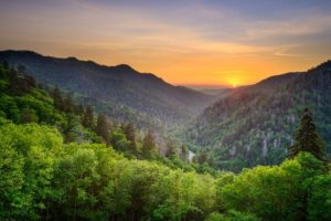 9 Things You Should Pack When You Go Hiking in the Smoky Mountains